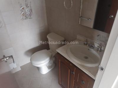 Apartamento de 3 alcobas en venta en Laureles, Medellín, 144 m² · foto 18 de 19