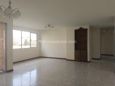 Apartamento de 3 alcobas en venta en Laureles, Medellín, 144 m² · foto 2 de 19