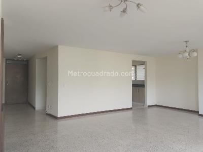 Apartamento de 3 alcobas en venta en Laureles, Medellín, 144 m² · foto 3 de 19