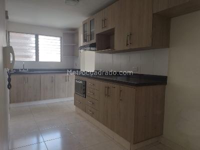 Apartamento de 3 alcobas en venta en Laureles, Medellín, 144 m² · foto 7 de 19