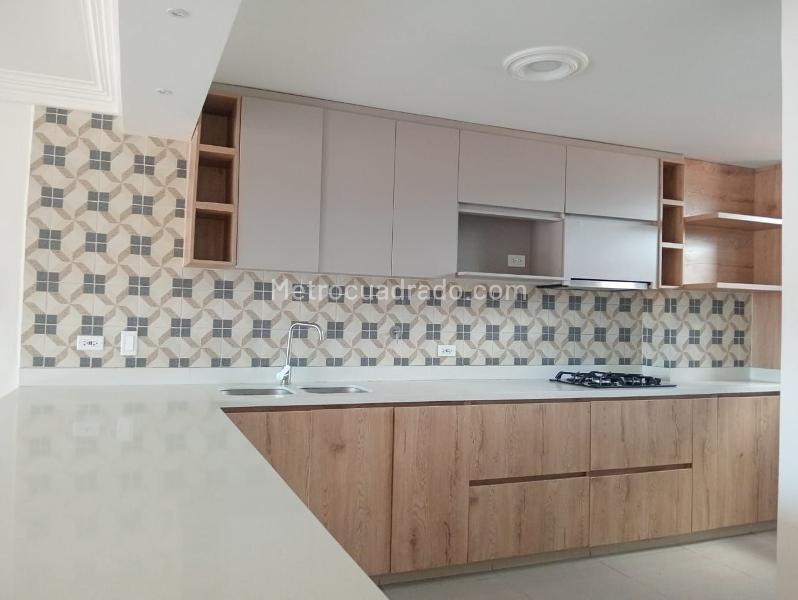 Apartamento Amplio de 3 Alcobas en Laureles Residencial - 6