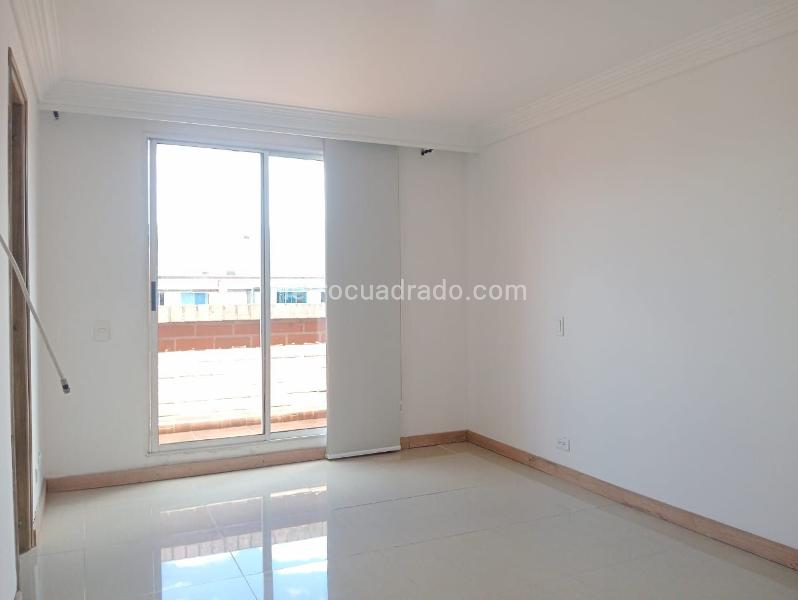 Apartamento Amplio de 3 Alcobas en Laureles Residencial - 9