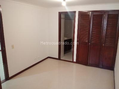 Apartamento de 3 alcobas en venta en Laureles, Medellín, 96 m² · foto 10 de 17