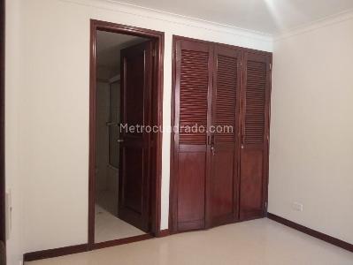 Apartamento de 3 alcobas en venta en Laureles, Medellín, 96 m² · foto 11 de 17