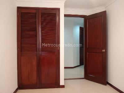 Apartamento de 3 alcobas en venta en Laureles, Medellín, 96 m² · foto 13 de 17