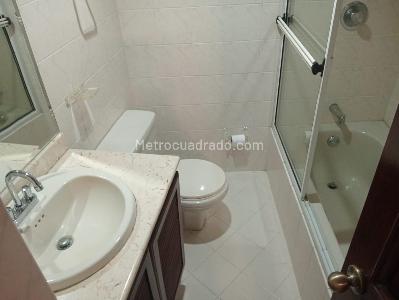 Apartamento de 3 alcobas en venta en Laureles, Medellín, 96 m² · foto 16 de 17
