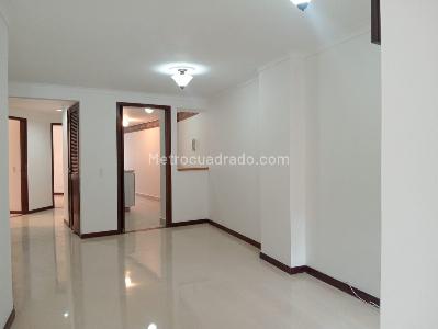 Apartamento de 3 alcobas en venta en Laureles, Medellín, 96 m² · foto 3 de 17