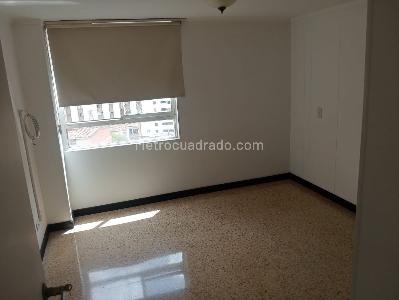 Apartamento de 3 alcobas en venta en Laureles, Medellín, 110 m² · foto 10 de 19