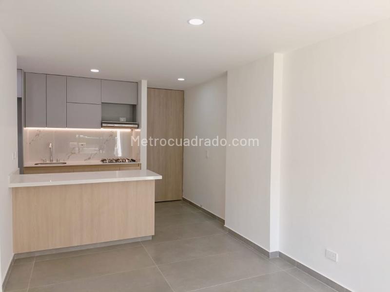 Charming 2BR Apartment with Pool in Guayabal - 2