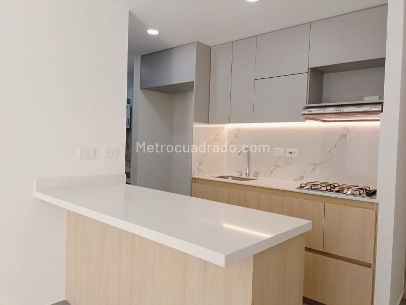 Charming 2BR Apartment with Pool in Guayabal - 5