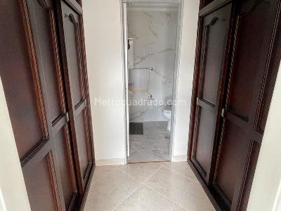 Apartamento de 3 alcobas en venta en Laureles, Medellín, 134 m² · foto 13 de 18