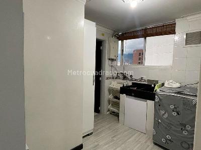 Apartamento de 3 alcobas en venta en Laureles, Medellín, 134 m² · foto 17 de 18
