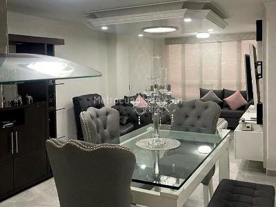 Apartamento de 3 alcobas en venta en Laureles, Medellín, 134 m² · foto 3 de 18