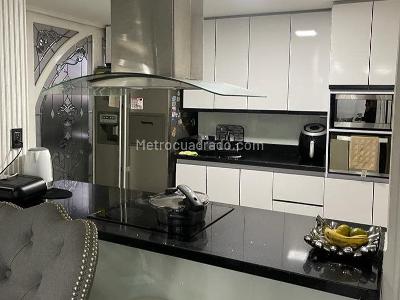 Apartamento de 3 alcobas en venta en Laureles, Medellín, 134 m² · foto 4 de 18