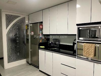 Apartamento de 3 alcobas en venta en Laureles, Medellín, 134 m² · foto 5 de 18