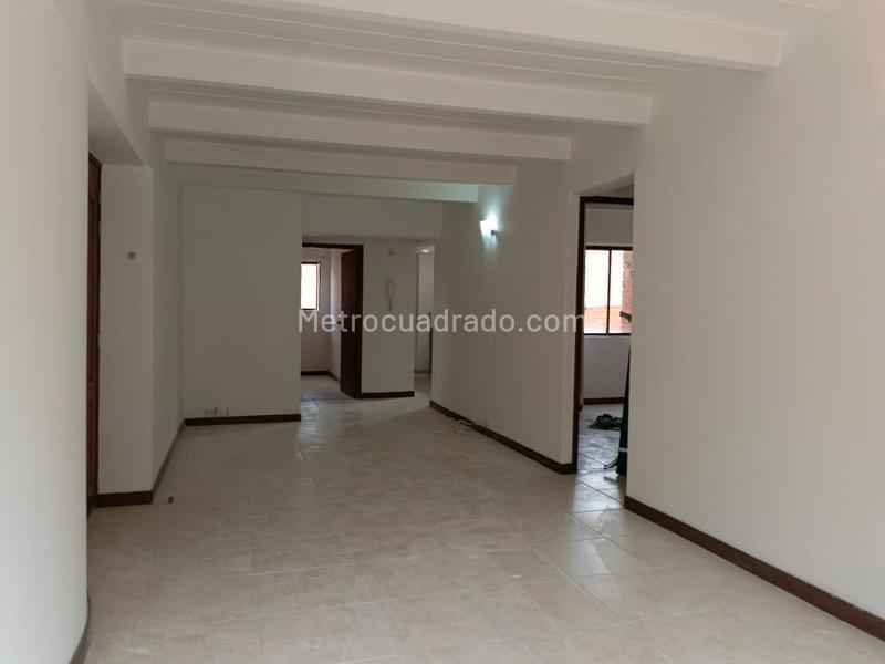 3BR Apartment for Rent in Belún with Balcony & Covered Parking - 2