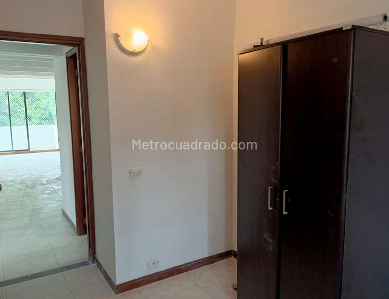 3BR Apartment for Rent in Belún with Balcony & Covered Parking - 9
