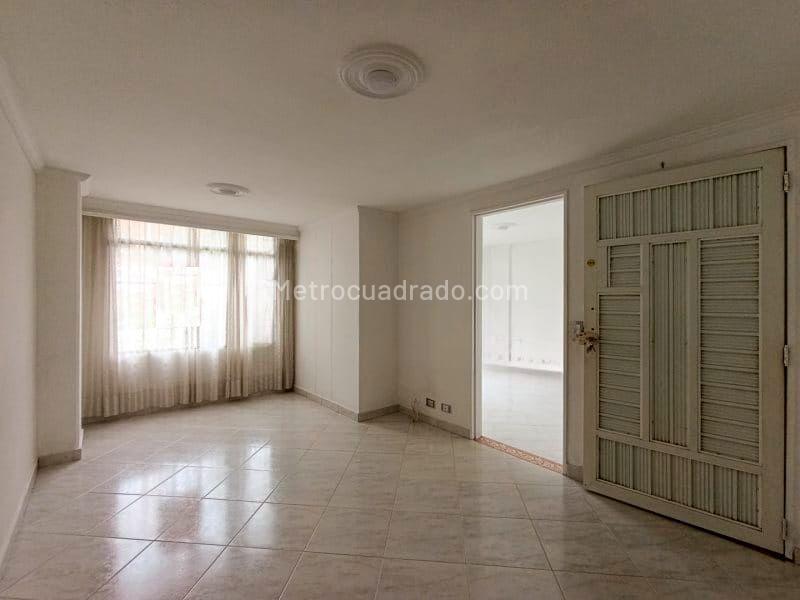 2BR Apartment in Laureles