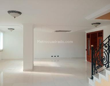 Apartamento en arriendo en Laureles, Medellín · foto 2 de 20