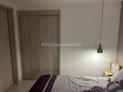 Apartamento de 2 alcobas en venta en Loma De Los Bernal, Medellín, 73 m² · foto 8 de 12