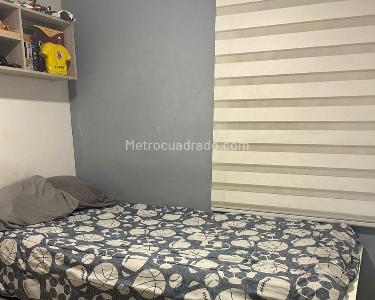 Apartamento de 2 alcobas en venta en Loma De Los Bernal, Medellín, 73 m² · foto 9 de 12