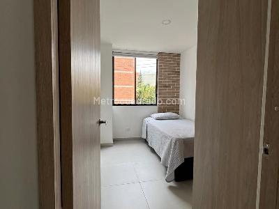 Apartamento de 3 alcobas en arriendo en Laureles, Medellín, 95 m² · foto 11 de 15