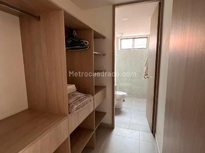 Apartamento de 3 alcobas en arriendo en Laureles, Medellín, 95 m² · foto 12 de 15