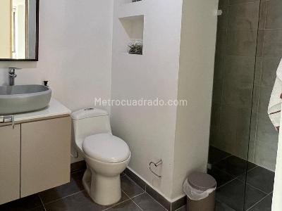Apartamento de 3 alcobas en arriendo en Laureles, Medellín, 95 m² · foto 14 de 15