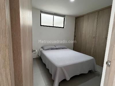 Apartamento de 3 alcobas en arriendo en Laureles, Medellín, 95 m² · foto 9 de 15