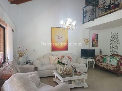 Apartamento de 4 alcobas en venta en Laureles, Medellín, 205 m² · foto 2 de 20