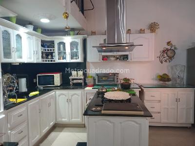 Apartamento de 4 alcobas en venta en Laureles, Medellín, 205 m² · foto 9 de 20