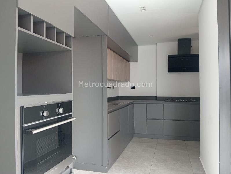 Apartamento Exterior de 3 Alcobas y 3 Baños en Las Acacias, Laureles - 3