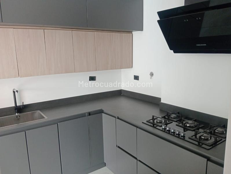 Apartamento Exterior de 3 Alcobas y 3 Baños en Las Acacias, Laureles - 5