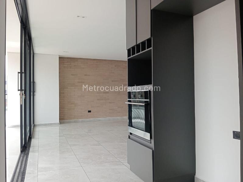 Apartamento Exterior de 3 Alcobas y 3 Baños en Las Acacias, Laureles - 6