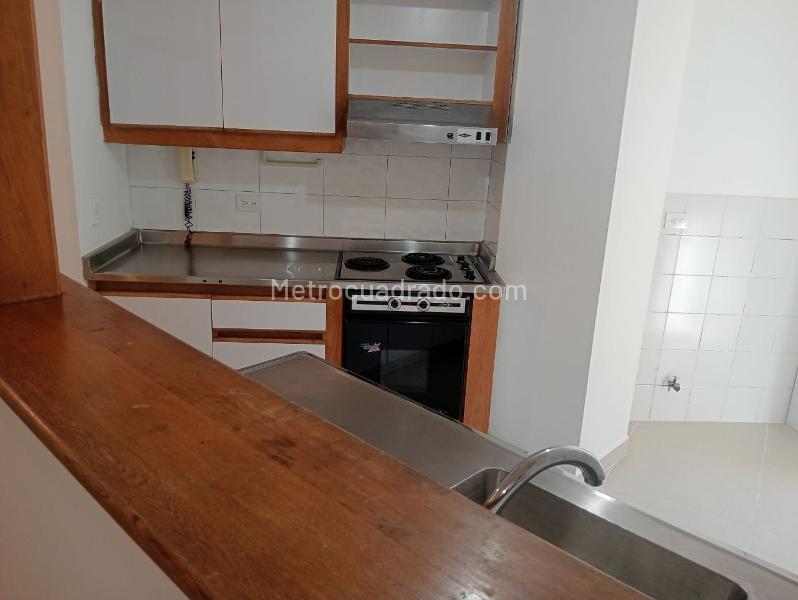 Apartamento Exterior de 2 Alcobas en Laureles Cerca a Servicios - 4