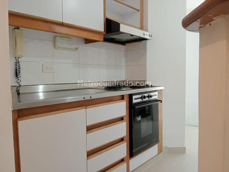 Apartamento Exterior de 2 Alcobas en Laureles Cerca a Servicios - 6