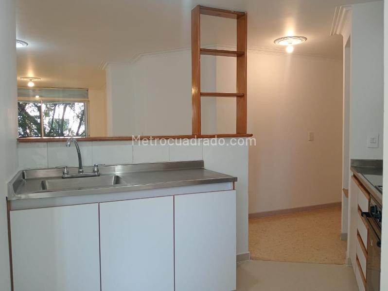 Apartamento Exterior de 2 Alcobas en Laureles Cerca a Servicios - 8