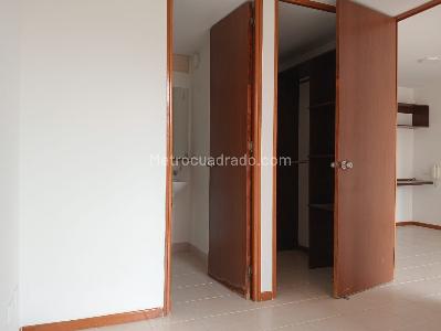 Apartamento en arriendo en Laureles, Medellín · foto 8 de 14