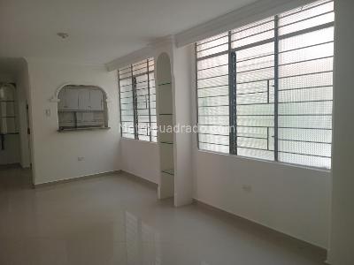 Apartamento en arriendo en Laureles, Medellín · foto 2 de 13