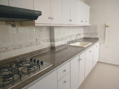 Apartamento en arriendo en Laureles, Medellín · foto 5 de 13