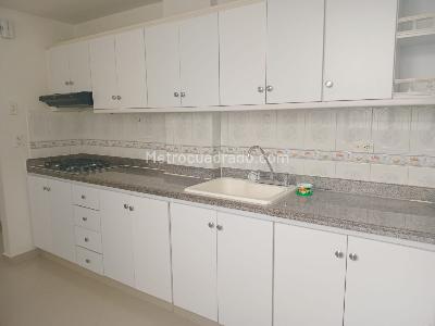 Apartamento en arriendo en Laureles, Medellín · foto 6 de 13