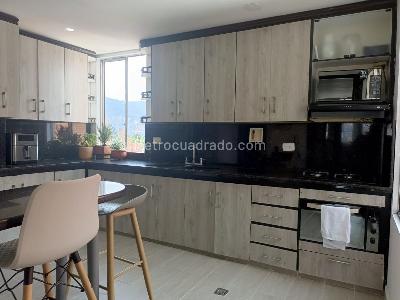 Apartamento de 4 alcobas en venta en Belen, Medellín, 245 m² · foto 5 de 16