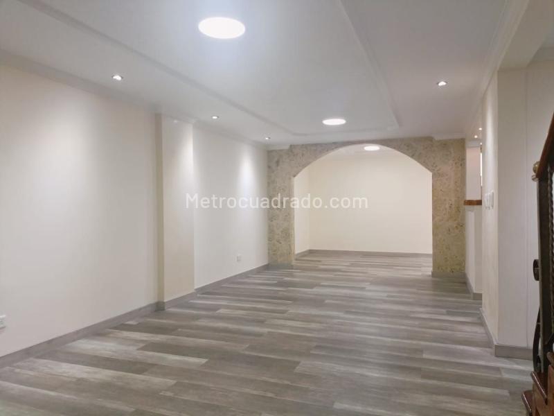 Spacious 4BR House with Garage in Belen - 3