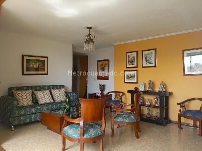 Apartamento de 3 alcobas en venta en Laureles, Medellín, 108 m² · foto 2 de 14