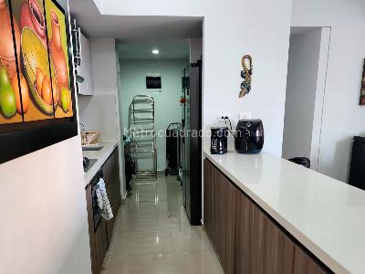 Apartamento en venta en La America, Medellín · foto 4 de 18