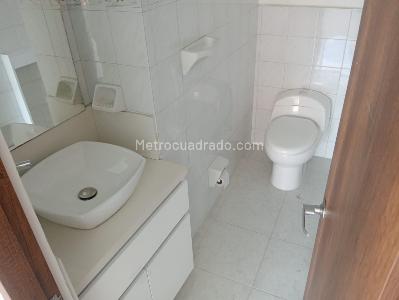 Apartamento de 3 alcobas en arriendo en Laureles, Medellín, 250 m² · foto 18 de 20