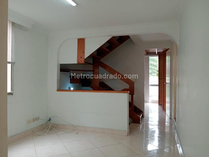 Casa de 3 Alcobas con Servicios Modernos en La América - 7