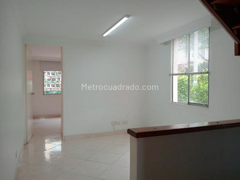 Casa de 3 Alcobas con Servicios Modernos en La América - 8