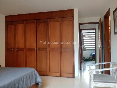 Apartamento de 3 alcobas en venta en Laureles, Medellín, 111 m² · foto 10 de 19