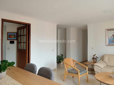 Apartamento de 3 alcobas en venta en Laureles, Medellín, 111 m² · foto 3 de 19